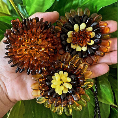 Alfinete/Colar Flor em Ambar