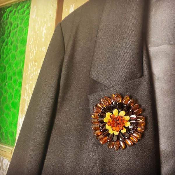 Alfinete/Colar Flor em Ambar