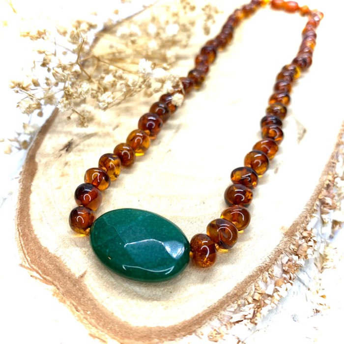 Colar Amuleto de Ambar Cognac e Jade 40cm