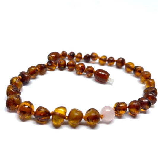 Tornozeleira (adulto) de Âmbar Modelo Uno Barroco Cognac e Quartz Rosa