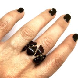 Anel Triangulos Ambar Cherry