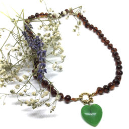 Colar de Âmbar Cognac com Fecho e Coração em Jade