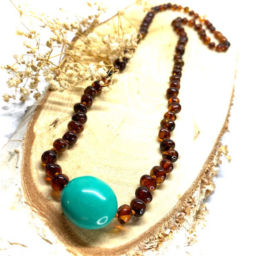 Colar Amuleto de Âmbar Cognac e Turquesa 60cm