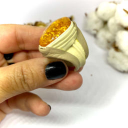 Anel Cabedal e Âmbar